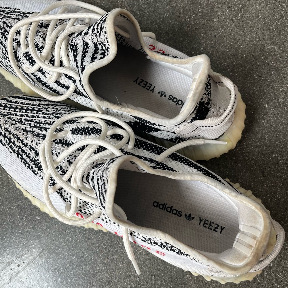 Yeezy 350 v2